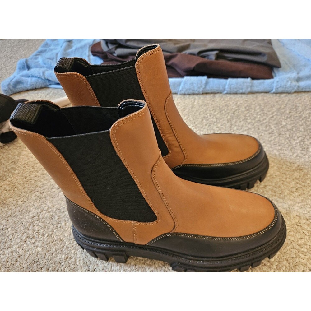 Marc Fisher Morgan Chelsea Lug Boot 9.5M Cognac Leather NEW Display boot